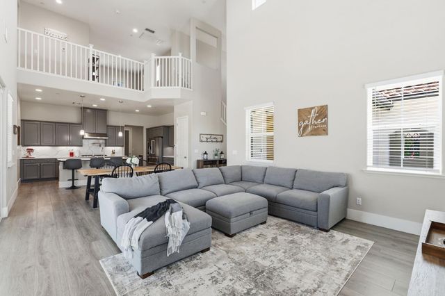 915 Vineyard Court, Madera, CA 93636