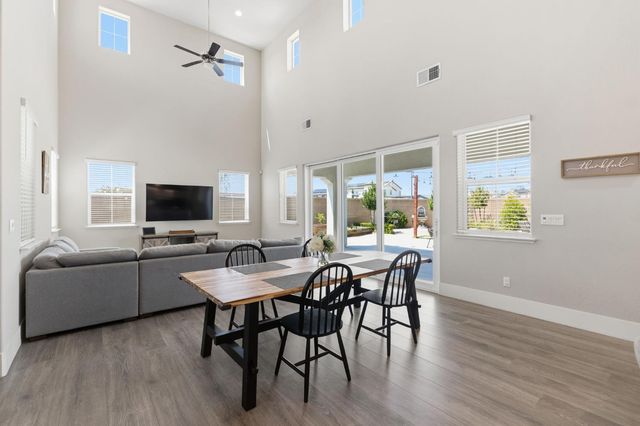 915 Vineyard Court, Madera, CA 93636