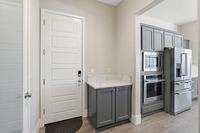 915 Vineyard Court, Madera, CA 93636
