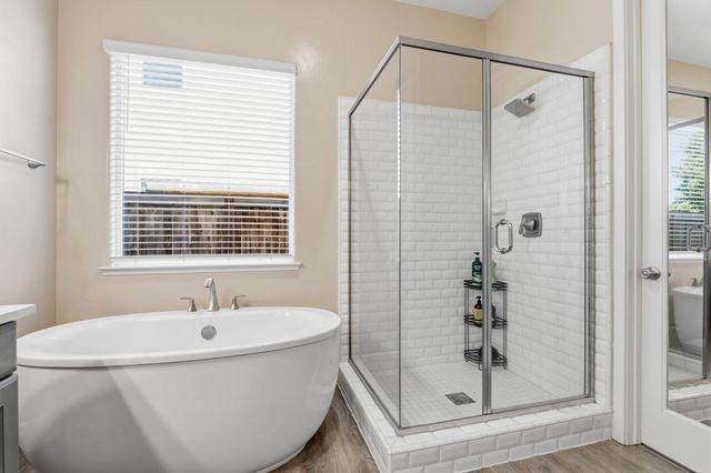 915 Vineyard Court, Madera, CA 93636