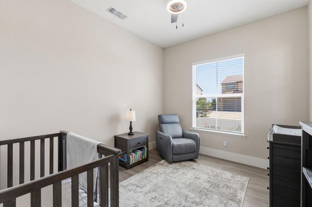 915 Vineyard Court, Madera, CA 93636