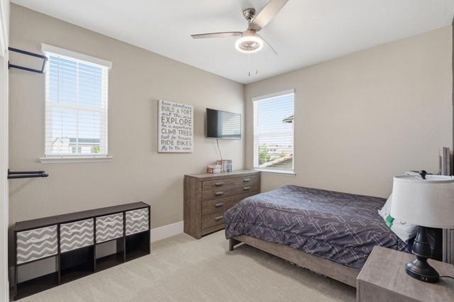 915 Vineyard Court, Madera, CA 93636