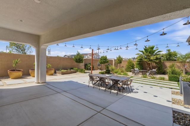 915 Vineyard Court, Madera, CA 93636