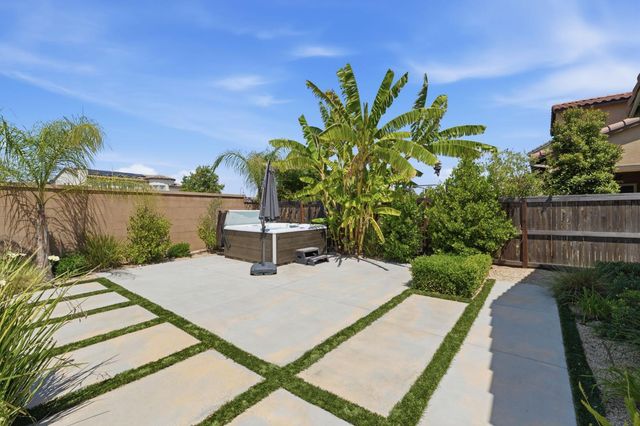 915 Vineyard Court, Madera, CA 93636