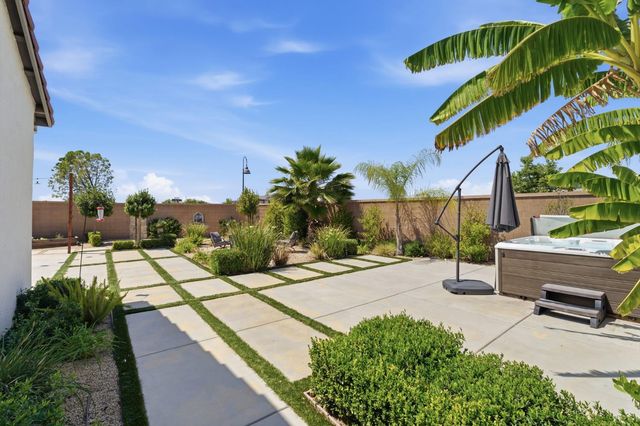 915 Vineyard Court, Madera, CA 93636