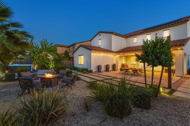 915 Vineyard Court, Madera, CA 93636