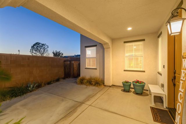 915 Vineyard Court, Madera, CA 93636