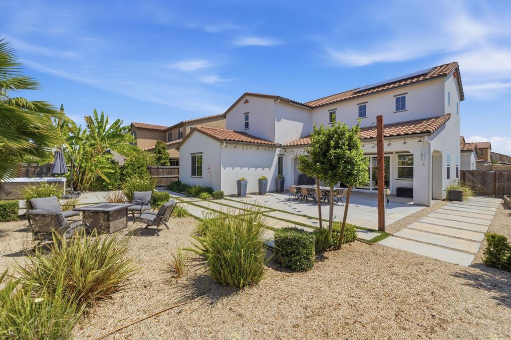 Image 42 of property listing at 915 Vineyard Court, Madera, CA 93636