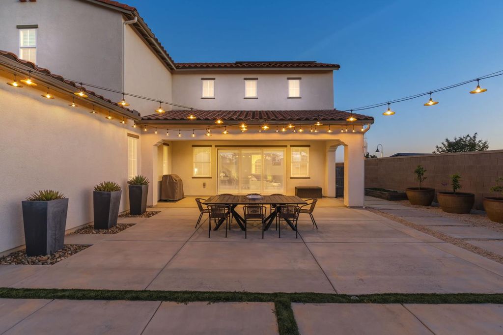 Image 45 of property listing at 915 Vineyard Court, Madera, CA 93636