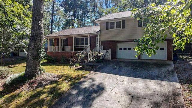 5728 Four Winds Court SW, Lilburn, GA 30047