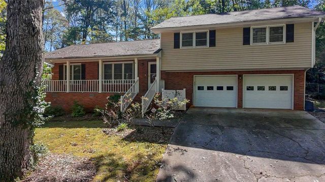 5728 Four Winds Court SW, Lilburn, GA 30047