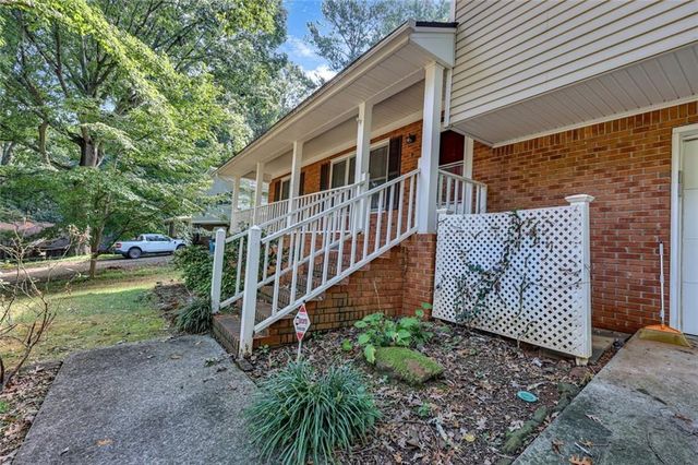 5728 Four Winds Court SW, Lilburn, GA 30047