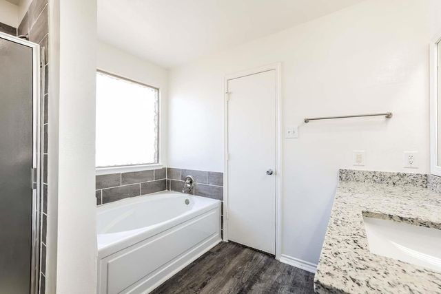 423 Remington Ridge Drive, Houston, TX 77073