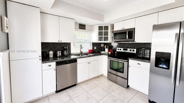 14510 SW 142nd Ct Cir S, Miami, FL 33186