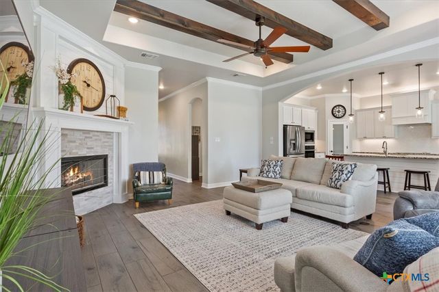 102 Rancho Del Lago Lane, Belton, TX 76513