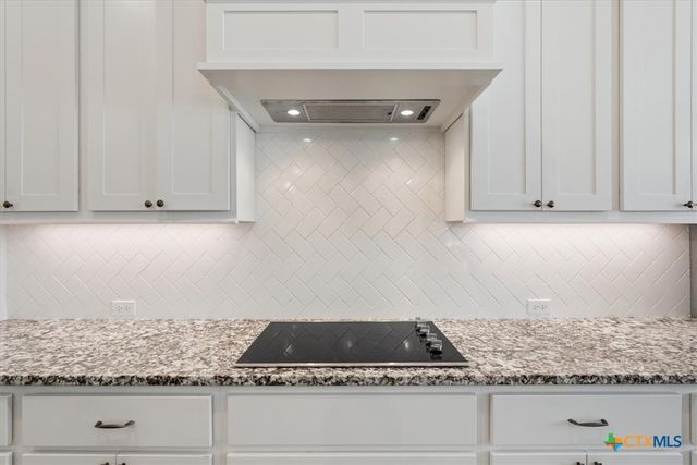 102 Rancho Del Lago Lane, Belton, TX 76513