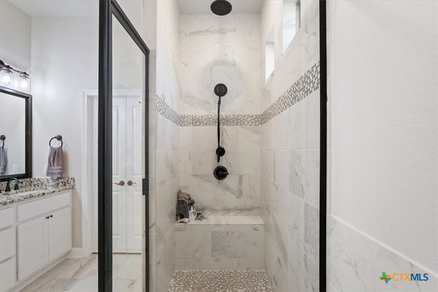 102 Rancho Del Lago Lane, Belton, TX 76513