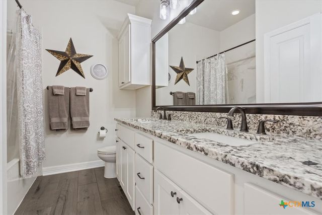 102 Rancho Del Lago Lane, Belton, TX 76513