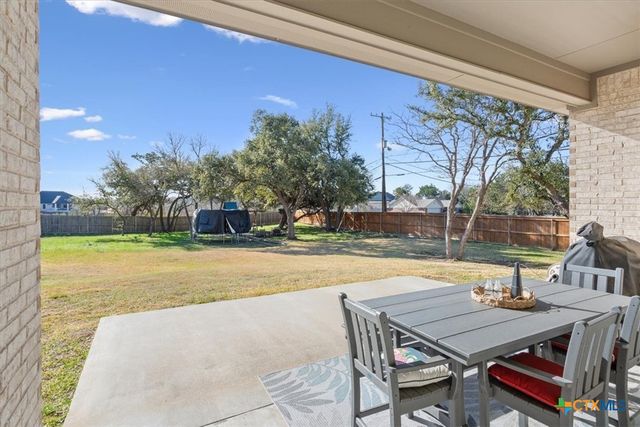 102 Rancho Del Lago Lane, Belton, TX 76513