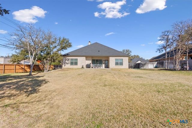 102 Rancho Del Lago Lane, Belton, TX 76513