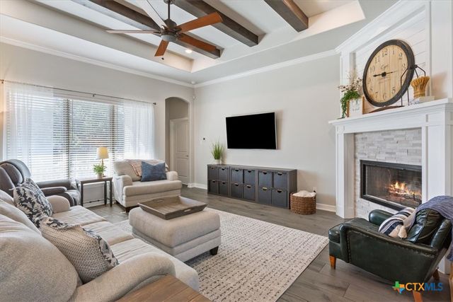 102 Rancho Del Lago Lane, Belton, TX 76513