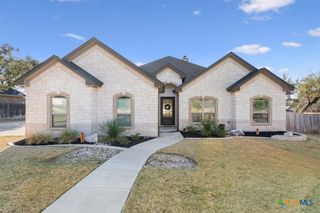 102 Rancho Del Lago Lane, Belton, TX 76513