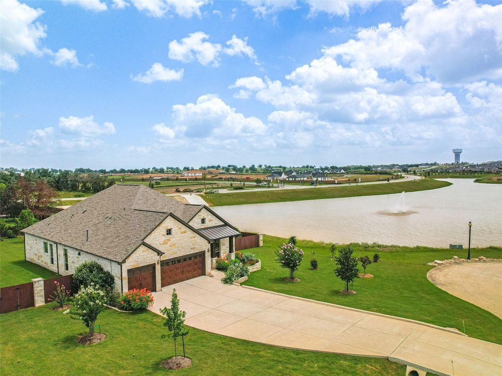 340 Chisholm TRL, Bastrop, TX 78602