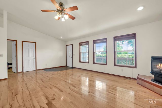 183 Rainbow Dr, Jerome, ID 83301