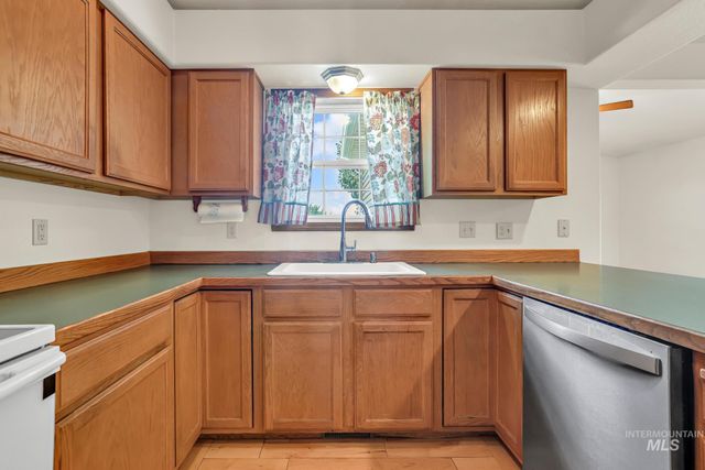 183 Rainbow Dr, Jerome, ID 83301