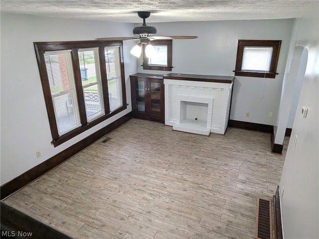 876 Avon Street, Akron, OH 44310