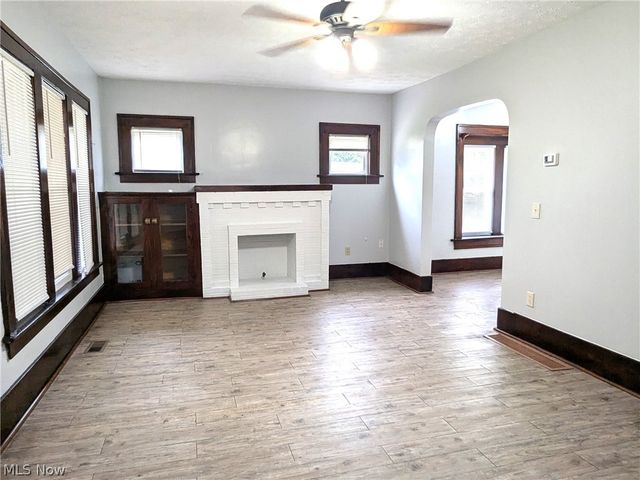876 Avon Street, Akron, OH 44310