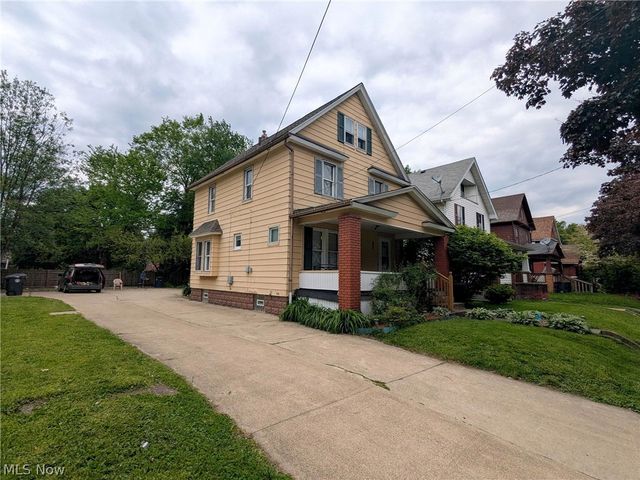 876 Avon Street, Akron, OH 44310