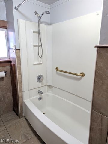 876 Avon Street, Akron, OH 44310