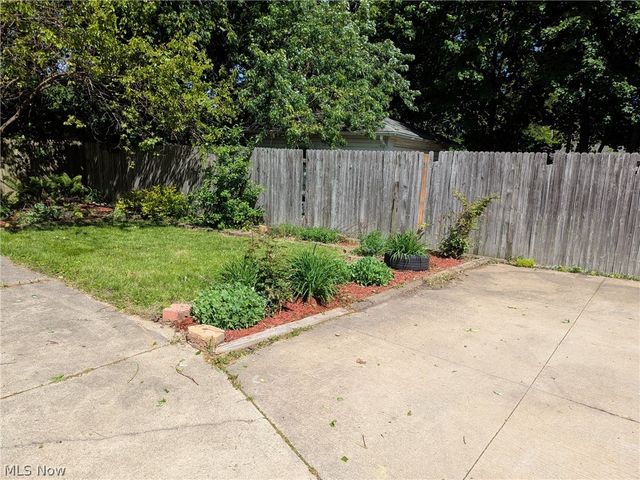 876 Avon Street, Akron, OH 44310