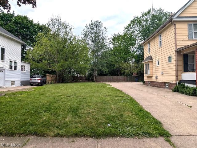 876 Avon Street, Akron, OH 44310