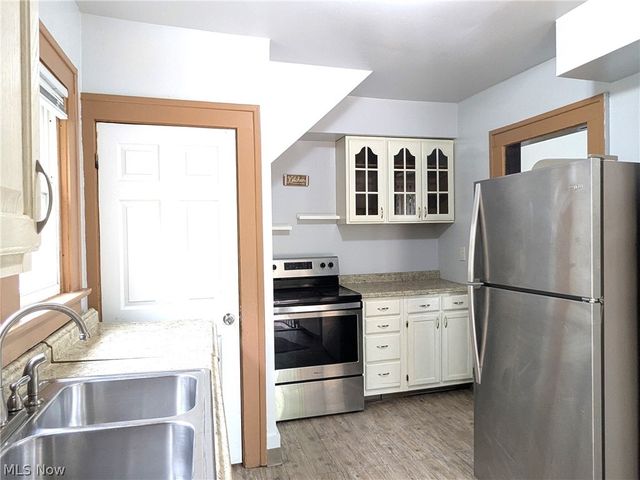 876 Avon Street, Akron, OH 44310