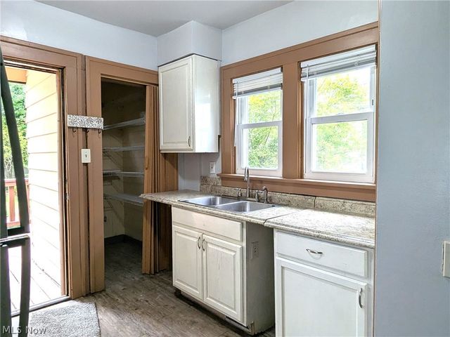 876 Avon Street, Akron, OH 44310
