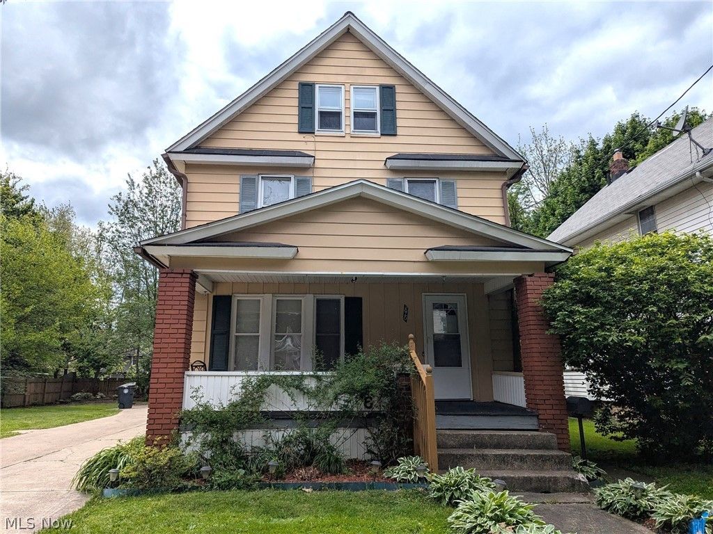 876 Avon Street, Akron, OH 44310