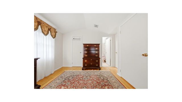 2410 LODOVICK Avenue, New York City, NY 10469