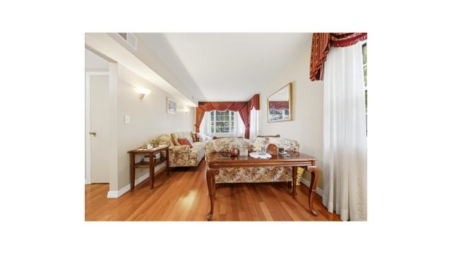 2410 LODOVICK Avenue, New York City, NY 10469
