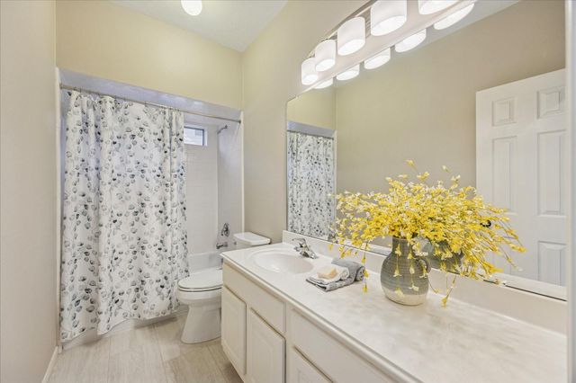 1403 Pinewood Court, Pearland, TX 77581