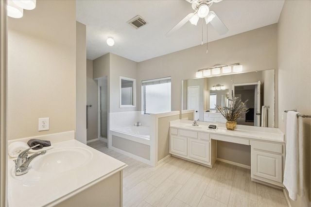 1403 Pinewood Court, Pearland, TX 77581