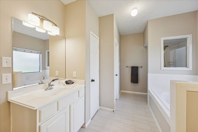 1403 Pinewood Court, Pearland, TX 77581