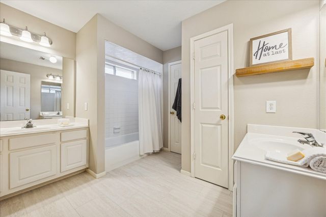 1403 Pinewood Court, Pearland, TX 77581