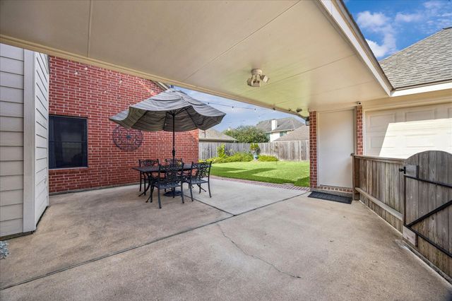 1403 Pinewood Court, Pearland, TX 77581