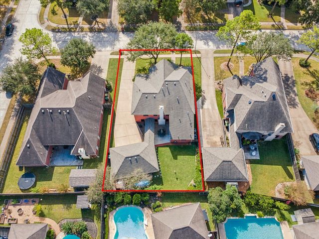 1403 Pinewood Court, Pearland, TX 77581