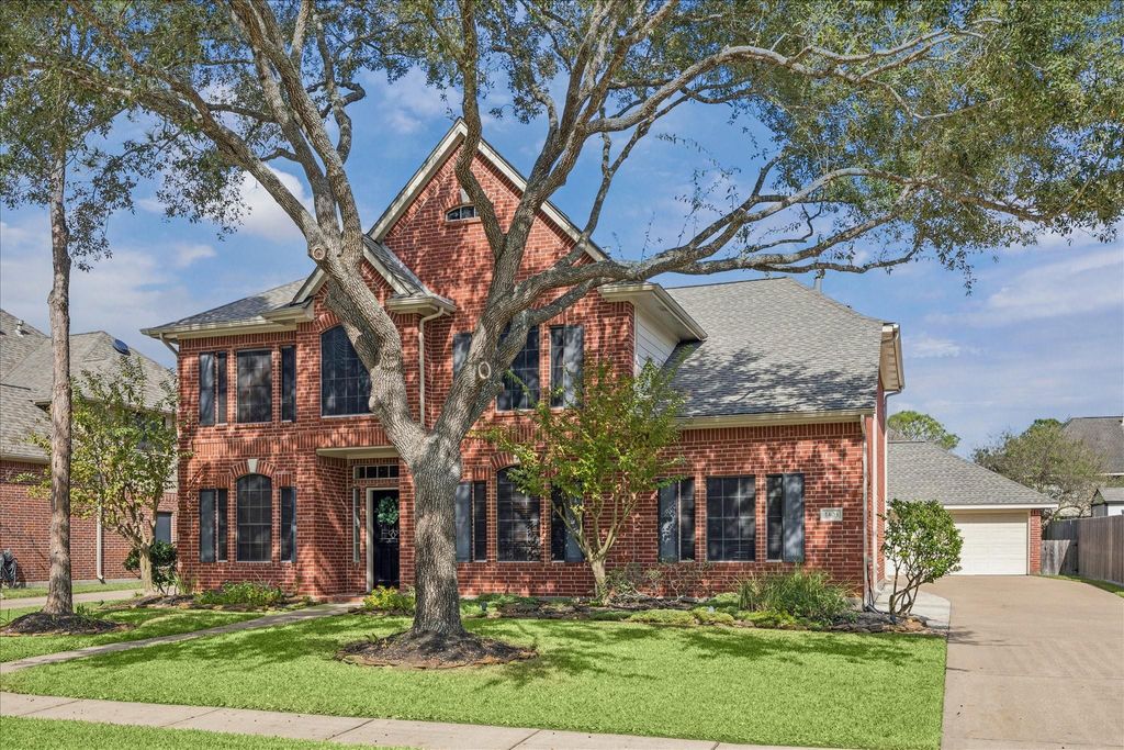 1403 Pinewood Court, Pearland, TX 77581