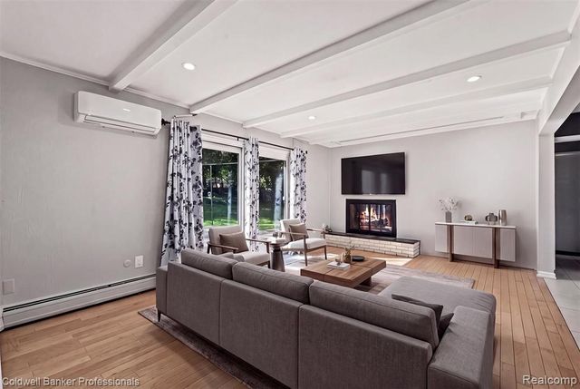 26163 Westmeath Street, Farmington Hills, MI 48334