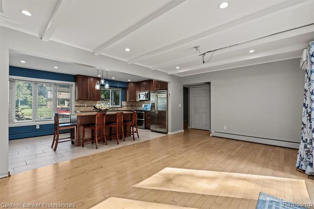 26163 Westmeath Street, Farmington Hills, MI 48334