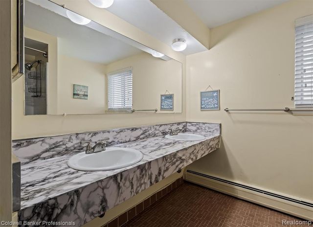 26163 Westmeath Street, Farmington Hills, MI 48334